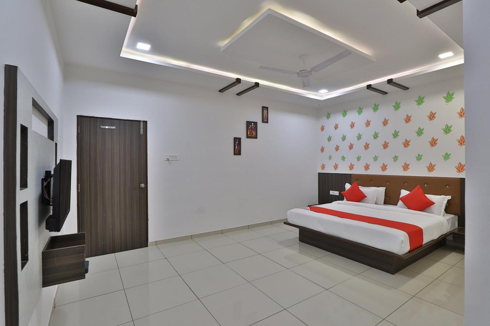 Hotel O Shiv Residency Gorwa Buitenkant foto